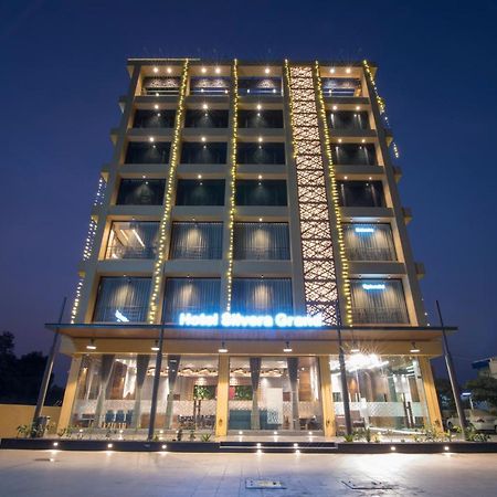 Hotel Silvera Grand Ahmedabad Exterior photo