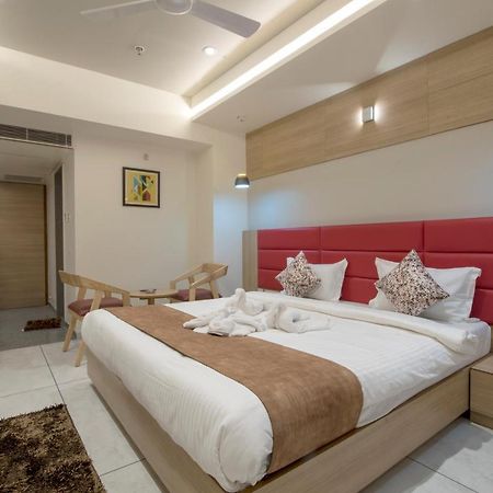 Hotel Silvera Grand Ahmedabad Exterior photo