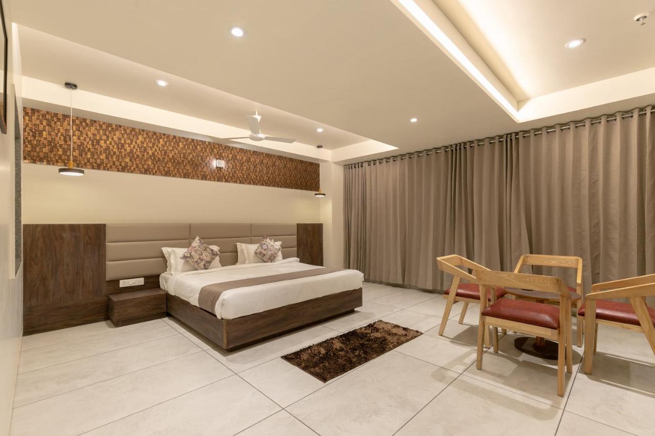Hotel Silvera Grand Ahmedabad Exterior photo
