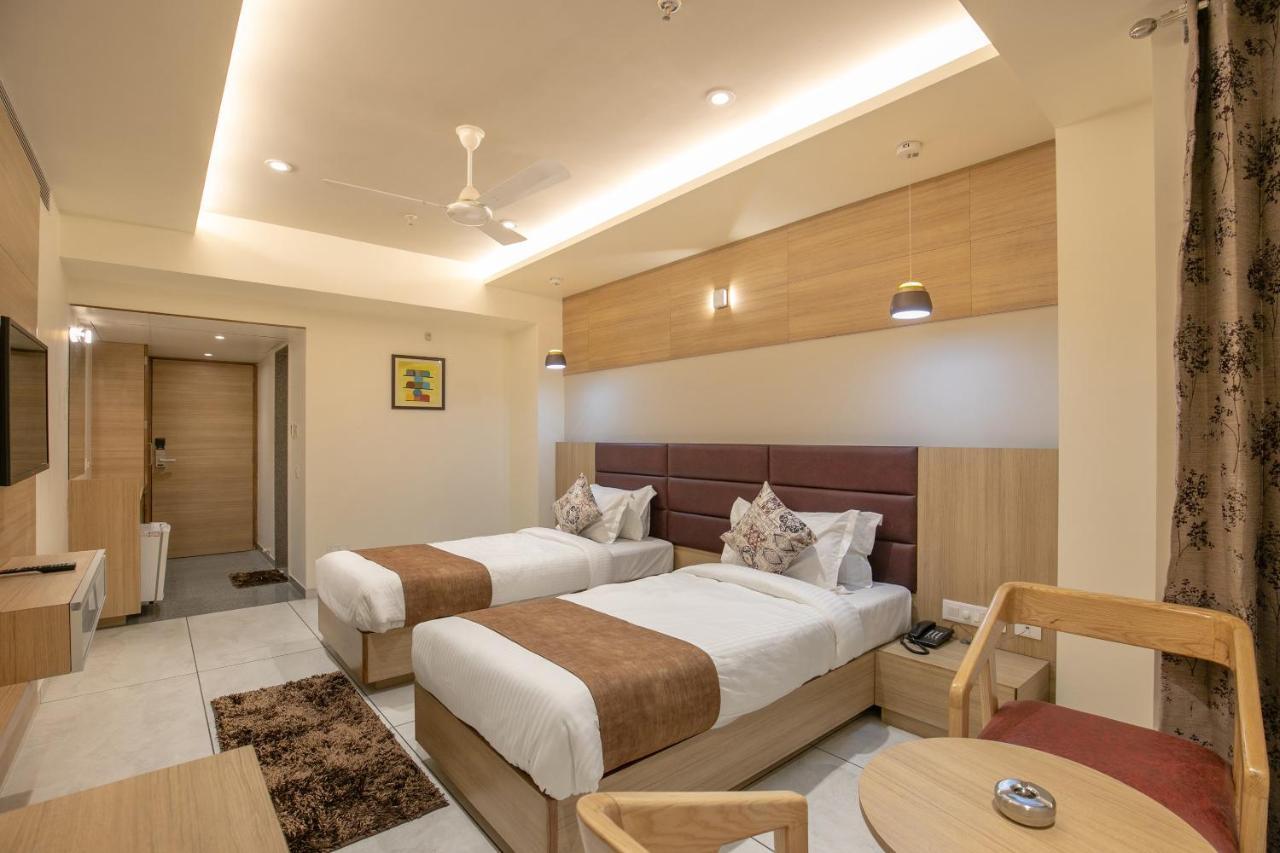 Hotel Silvera Grand Ahmedabad Exterior photo