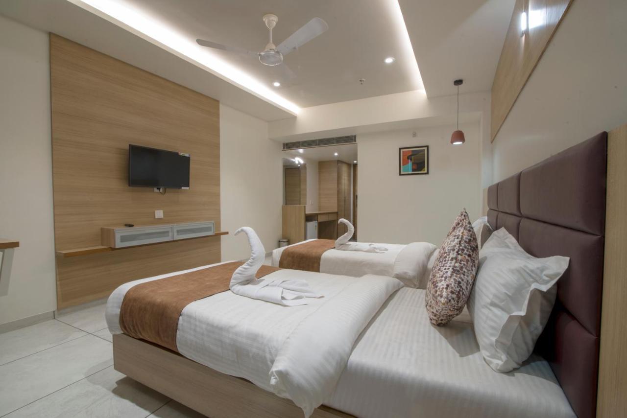 Hotel Silvera Grand Ahmedabad Exterior photo