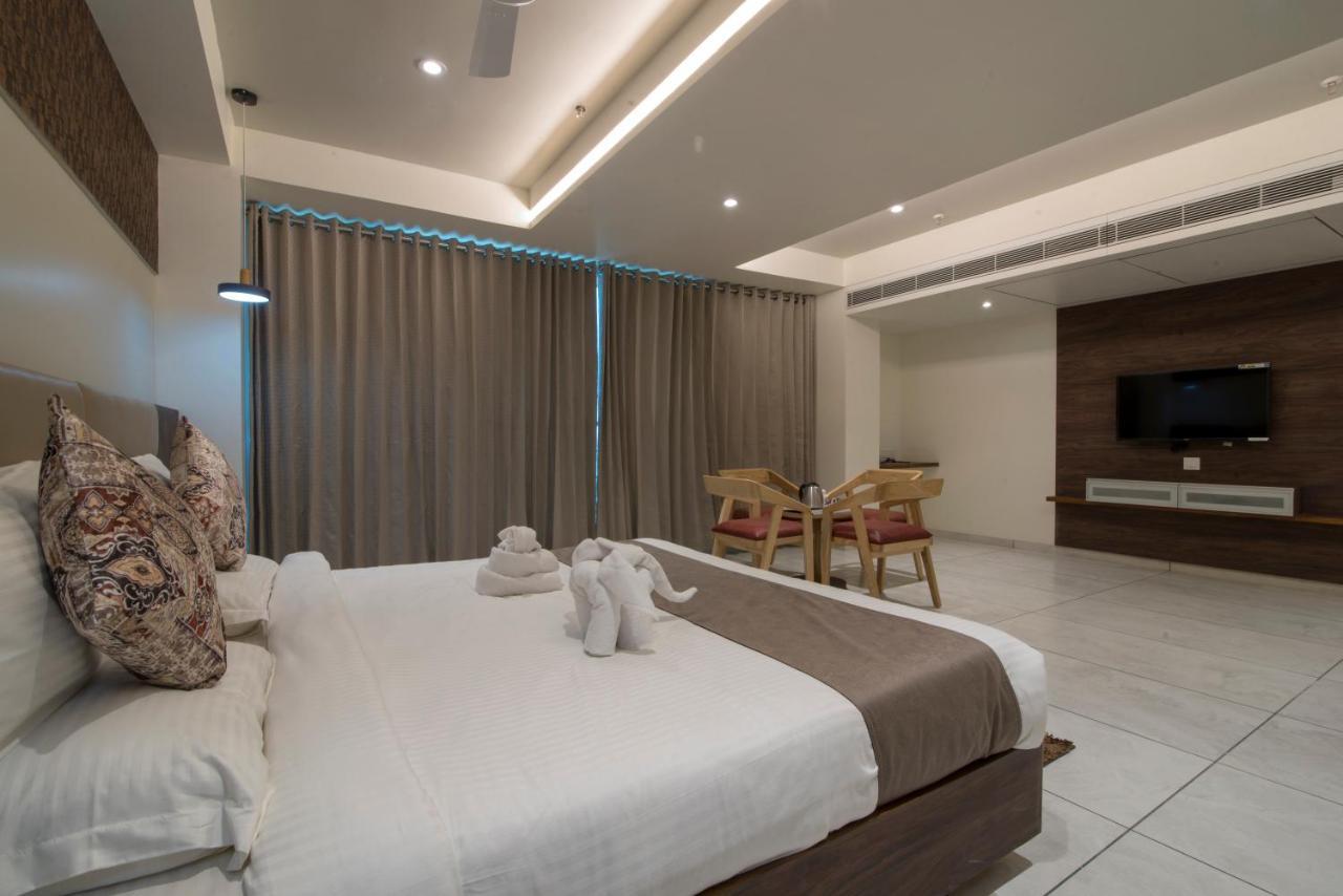 Hotel Silvera Grand Ahmedabad Exterior photo